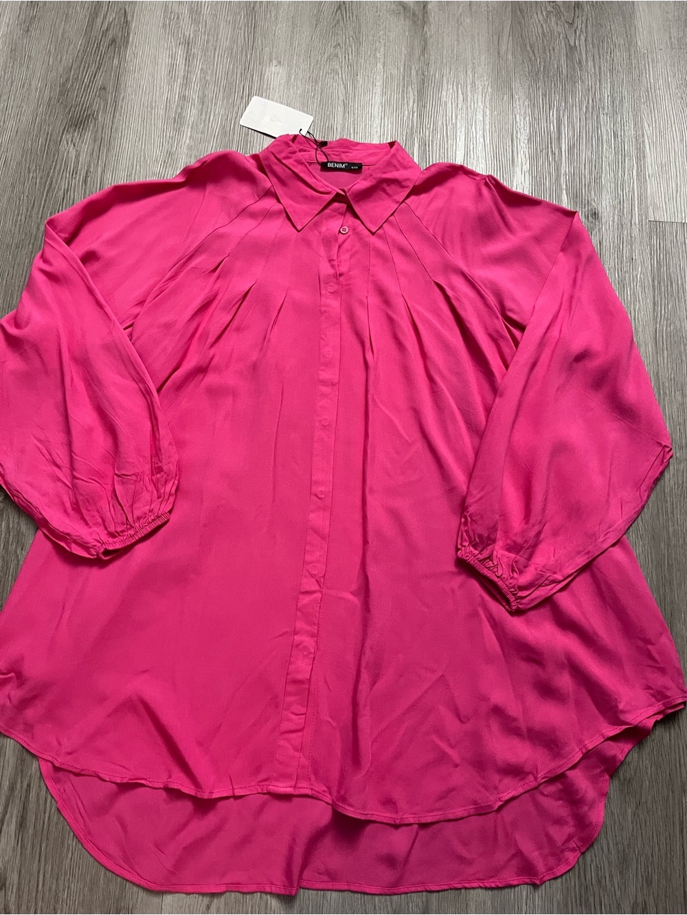 406–NWT Women's Hot Pink Button-Front Blouse with Pointed Collar